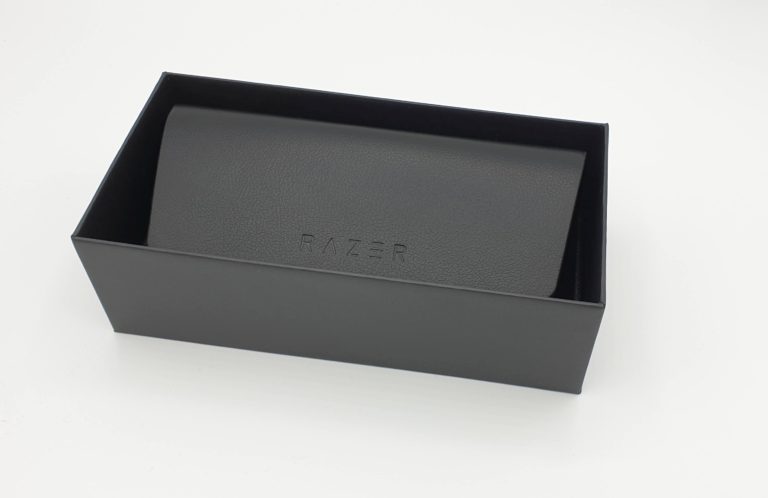 Razer Anzu dans le test: des lunettes de soleil intelligentes avec audio 3 Le pack est élégant et attrayant. Un étui est également inclus.