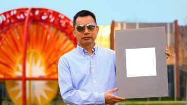 Les chercheurs de Purdue développent une peinture très blanche qui pourrait un jour être utilisée pour refroidir les bâtiments 16 Purdue researchers develop a very white paint that could one day be used to cool buildings