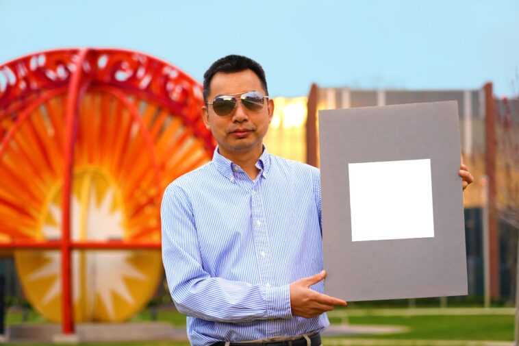 Les chercheurs de Purdue développent une peinture très blanche qui pourrait un jour être utilisée pour refroidir les bâtiments 1 Purdue researchers develop a very white paint that could one day be used to cool buildings