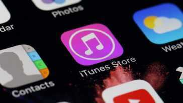 Apple is being sued for suggesting customers can