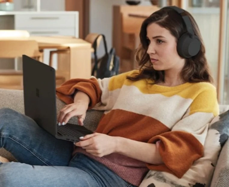 Un mystérieux Surface Book apparaît en noir 2 Surface Book en noir