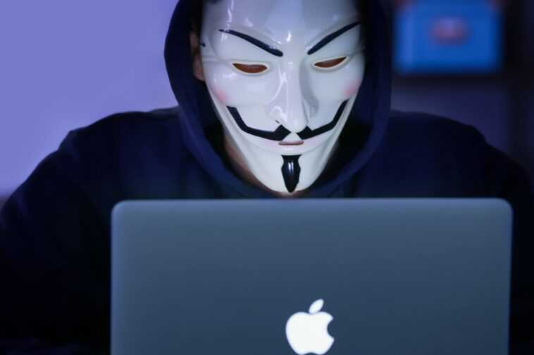 Apple a publié aujourd'hui des correctifs pour tous ses systèmes d'exploitation afin d'écraser une faille WebKit activement exploitée 1 Apple released patches for all its operating systems today to squash an actively exploited WebKit flaw