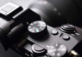 Sony goes all in on mirrorless, discontinues the last of its DSLRs