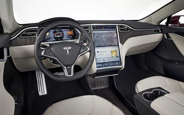 Des pirates ont réussi à pirater et à ouvrir une Tesla garée en l'approchant avec un drone 1 Des pirates ont réussi à pirater et à ouvrir une Tesla garée en l'approchant avec un drone