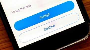 Gmail and Facebook are first and third most popular iOS apps collecting personal information