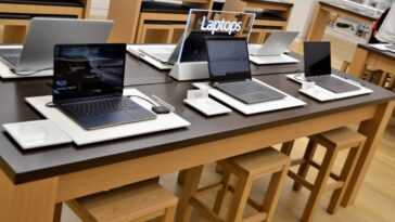 Global laptop shipments almost doubled in Q1, with Chromebooks outpacing MacBooks and Windows laptops
