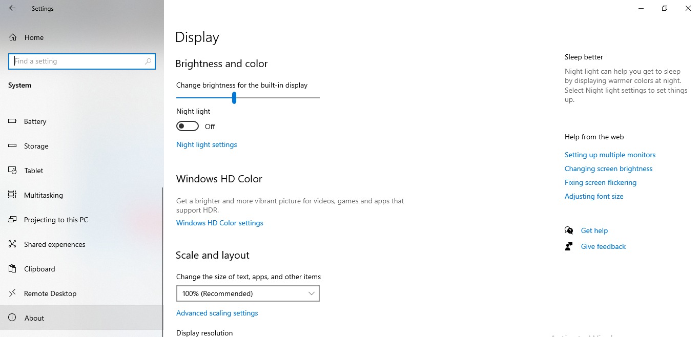 Comment vérifier si vous avez la dernière version de Windows ou non 3 capture d'écran de l'onglet Système dans les paramètres de Windows 10