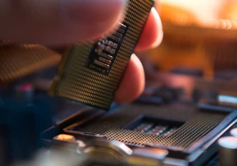 Cette carte mère avec le socket CPU à l'arrière est le rêve d'un moddeur 1 Cette carte mère avec le socket CPU à l'arrière est le rêve d'un moddeur