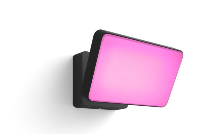 Ce que vous devez savoir sur la lumière dans les espaces extérieurs 4 Hue Discover, le projecteur pour les espaces extérieurs, par exemple, a 2300 lumens. (Photo: Signifier)