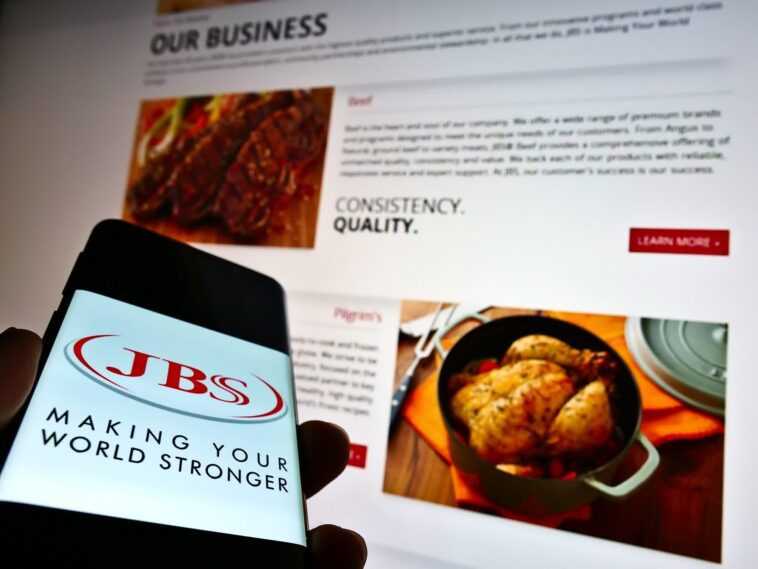 Le plus grand transformateur de viande au monde, JBS, verse 11 millions de dollars à un gang de ransomware 1 World