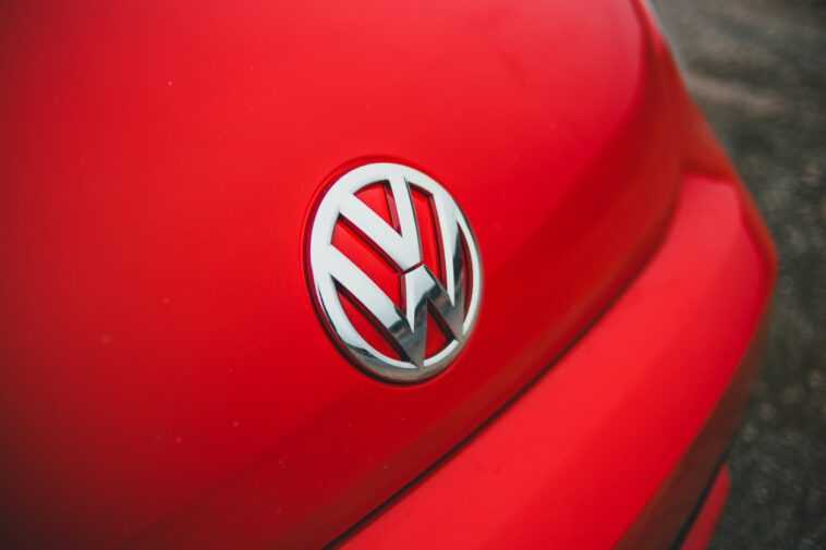 Plus de 3,3 millions de clients VW ont vu leurs données personnelles exposées 1 Over 3.3M VW customers have had their personal details exposed