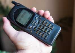 New report finds early cellphone encryption algorithm was intentionally weakened by design