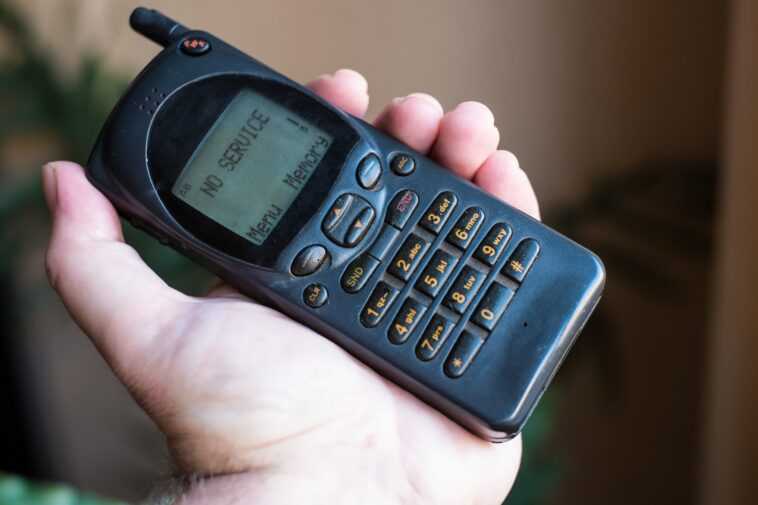 Un nouveau rapport révèle que les premiers algorithmes de cryptage des téléphones portables ont été intentionnellement affaiblis par leur conception 1 New report finds early cellphone encryption algorithm was intentionally weakened by design