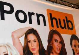 "Sur Pornhub les vidéos de nos viols" : 34 femmes dénoncent le géant du porno