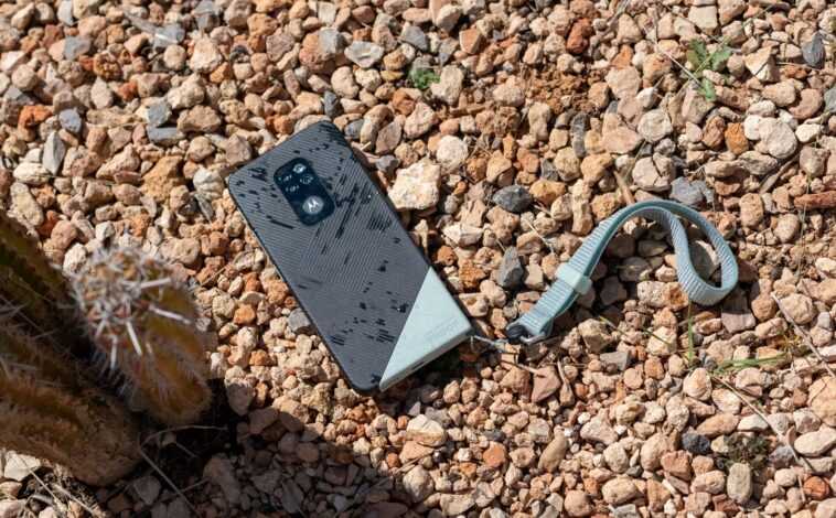 Motorola s'associe à Bullitt pour son nouveau téléphone Moto Defy 1 Motorola partners with Bullitt for its new Moto Defy phone