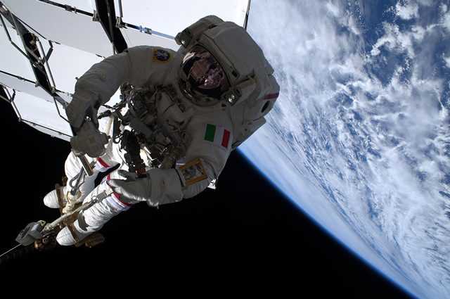 Près de 2 000 aspirants astronautes italiens ont répondu à l'appel de l'ESA : 1 sur 5 est une femme 1 Près de 2 000 aspirants astronautes italiens ont répondu à l'appel de l'ESA : 1 sur 5 est une femme