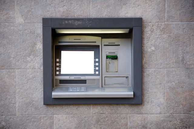 Un pirate a piraté des distributeurs automatiques de billets et des points de vente à l'aide du smartphone en mode sans contact 1 Un pirate a piraté des distributeurs automatiques de billets et des points de vente à l'aide du smartphone en mode sans contact