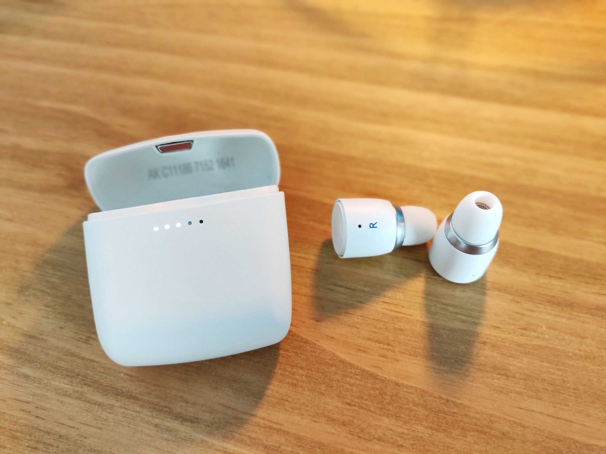 Cambridge Audio Melomania 1+ en TEST: Que vaut cette nouvelle version des écouteurs bluetooth 10 Cambridge Audio Melomania 1 Test Boitier Open Ouvert Ecouteur