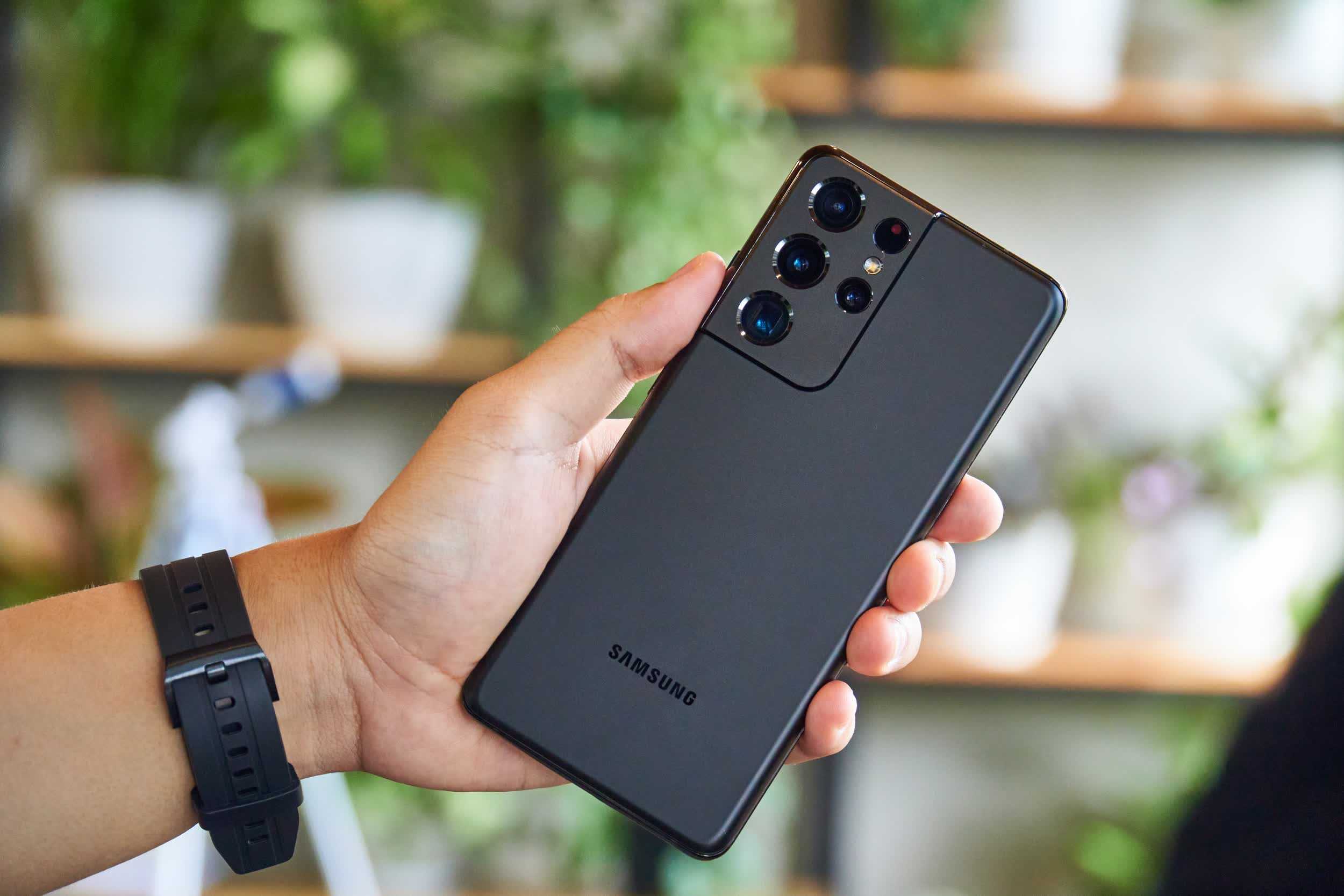 Shipments of 5G-enabled smartphones grew six percent in the first quarter