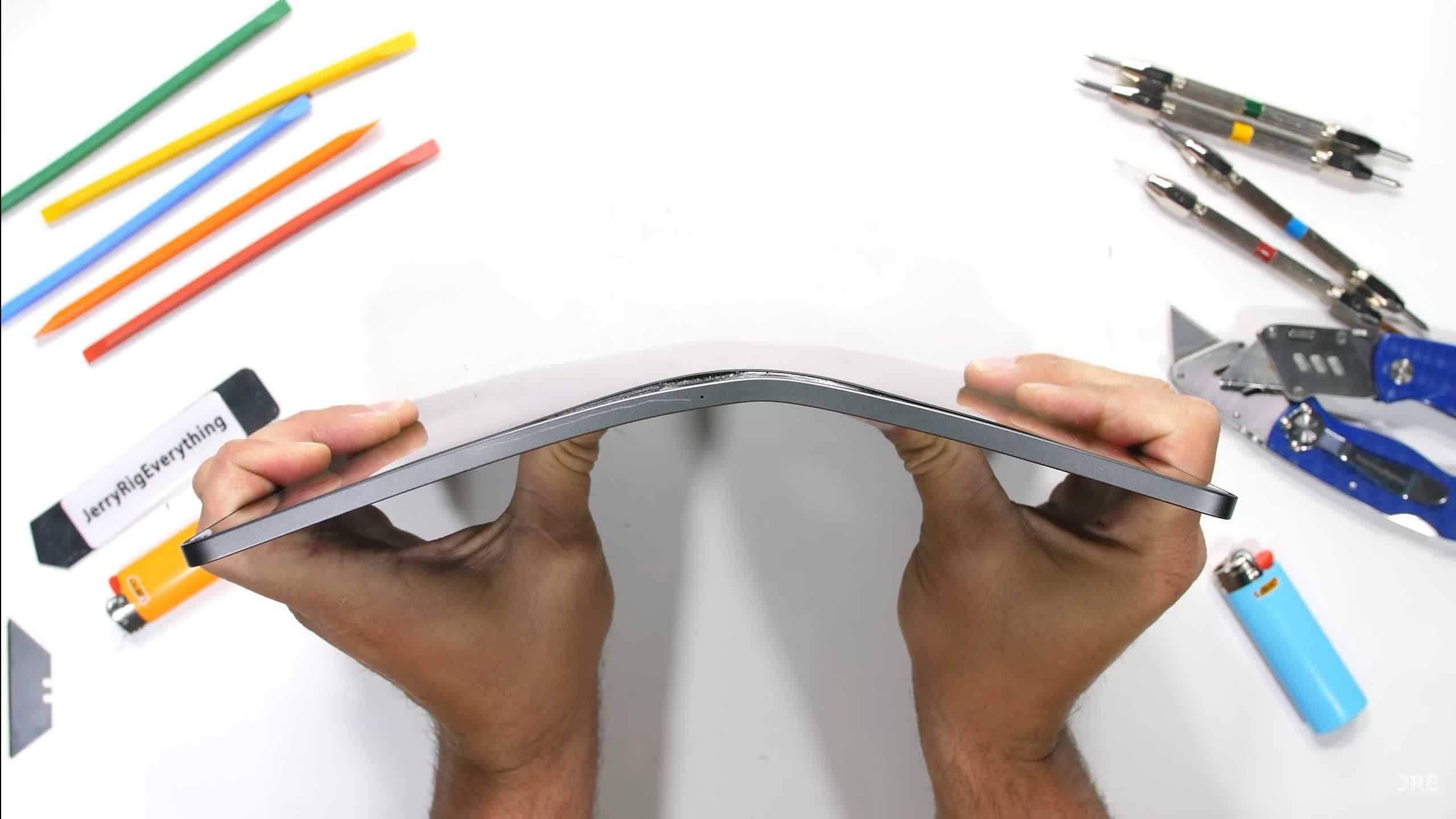 L'iPad Pro alimenté par M1 d'Apple gère assez bien les brûlures, les rayures et la flexion 2 LiPad Pro alimente par M1 dApple gere assez bien les