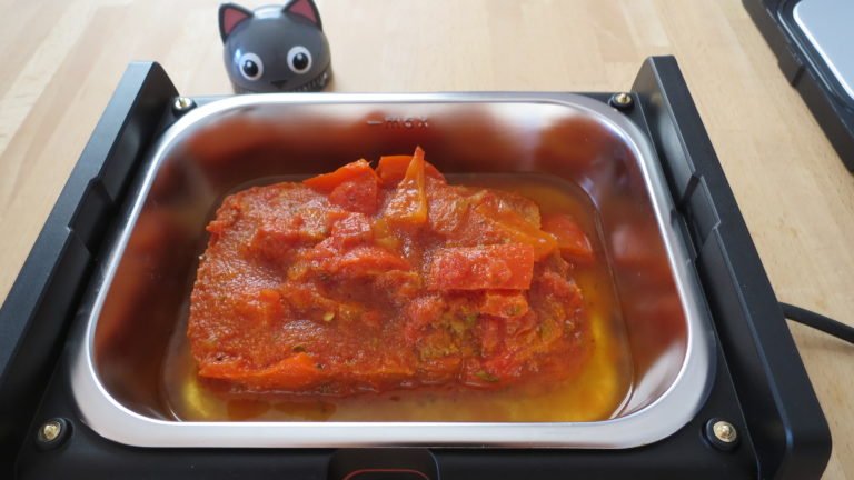 Rommelsbacher HB 100 HeatsBox Les légumes au paprika étaient encore congelés lorsqu'ils sont entrés dans la Rommelsbacher HB 100 HeatsBox (Photo : Peter Giesecke)