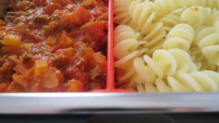 Rommelsbacher HeatsBox dans le test : une lunch box chauffante vous met en appétit 5 Le repas est prêt : ni les pâtes ni la sauce n'ont séché (Photo : Peter Giesecke)