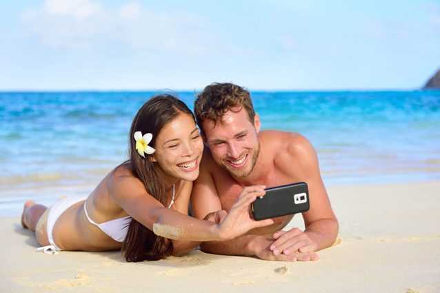 La plage et la mer peuvent endommager votre smartphone : comment le protéger 1 La Plage Et La Mer Peuvent Endommager Votre Smartphone :