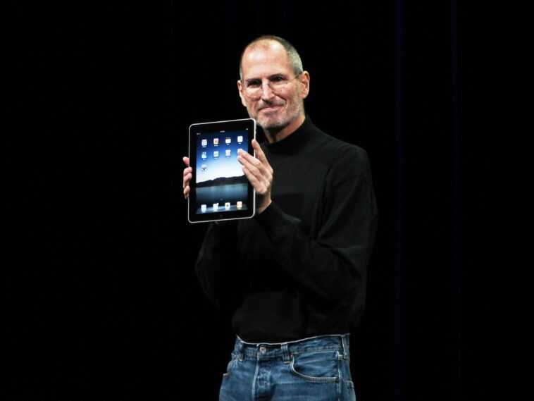 L'application de Steve Jobs de 1973 s'est vendue 300 000 $ de plus sous forme physique que sa version NFT 1 L'application De Steve Jobs De 1973 S'est Vendue 300 000