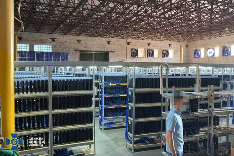 L'entrepôt de cryptomining PlayStation 4 était une ferme de robots de la FIFA 1 L'entrepôt De Cryptomining Playstation 4 était Une Ferme De Robots