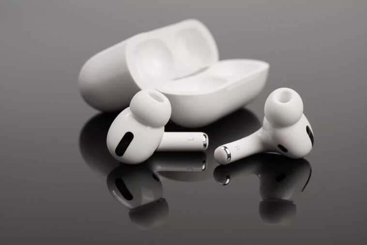Selon la rumeur, Apple dévoilerait les AirPod 3 aux côtés de l'iPhone 13 lors de l'événement de septembre 1 Selon La Rumeur, Apple Dévoilerait Les Airpod 3 Aux Côtés