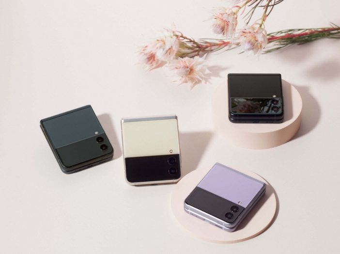 Déballé 2021 : Galaxy Z Fold 3, Z Flip 3, Buds 2, Watch 4 et plus 3 Galaxy Z Flip 3 en quatre couleurs différentes