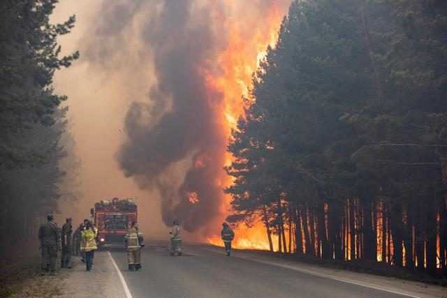 La fumée des incendies dévastateurs en Sibérie atteint le pôle Nord pour la première fois de l'histoire 1 La Fumée Des Incendies Dévastateurs En Sibérie Atteint Le Pôle