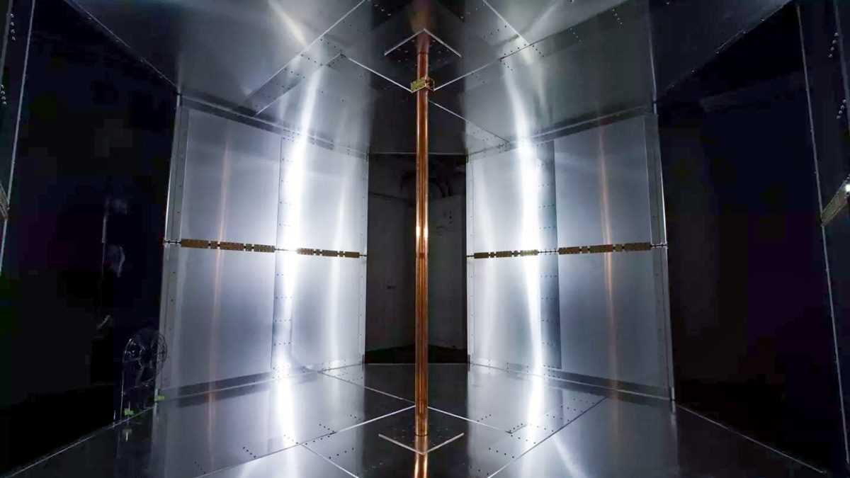 Cette Salle Peut Recharger Les Smartphones Et Les Appareils Sans