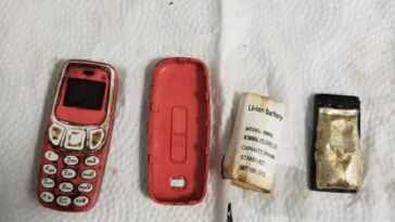 Un Homme Doit être Opéré Après Avoir Avalé Un Téléphone