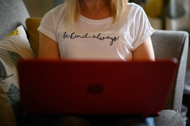 "Instagram est toxique pour les filles" : dit une étude du réseau social (qui a tenté de le cacher) 2 1631788926 886 Instagram est toxique pour les filles dit une etude