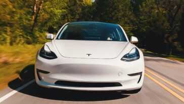 Une Nouvelle étude Suggère Que Les Conducteurs De Tesla Ont