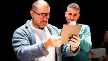 Jony Ive, Ancien Responsable Du Design Chez Apple, Annonce Un