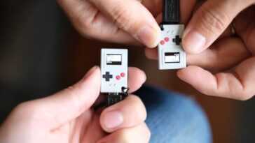 Cette Mini Console Est Inspirée De La Game Boy Et