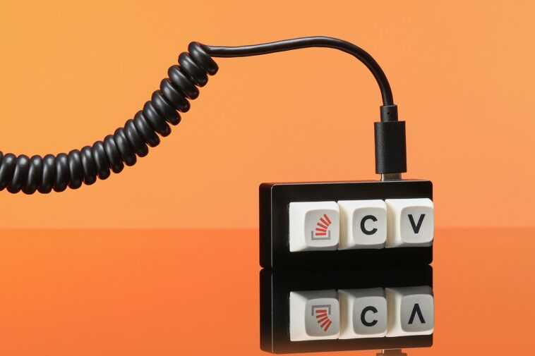 Stack Overflow transforme le clavier du poisson d'avril en un véritable produit 1 Stack Overflow Transforme Le Clavier Du Poisson D'avril En Un