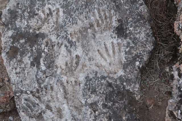 Empreintes d'enfants de 200 000 ans découvertes au Tibet : "C'est la plus ancienne œuvre d'art" 1 Empreintes D'enfants De 200 000 Ans Découvertes Au Tibet :