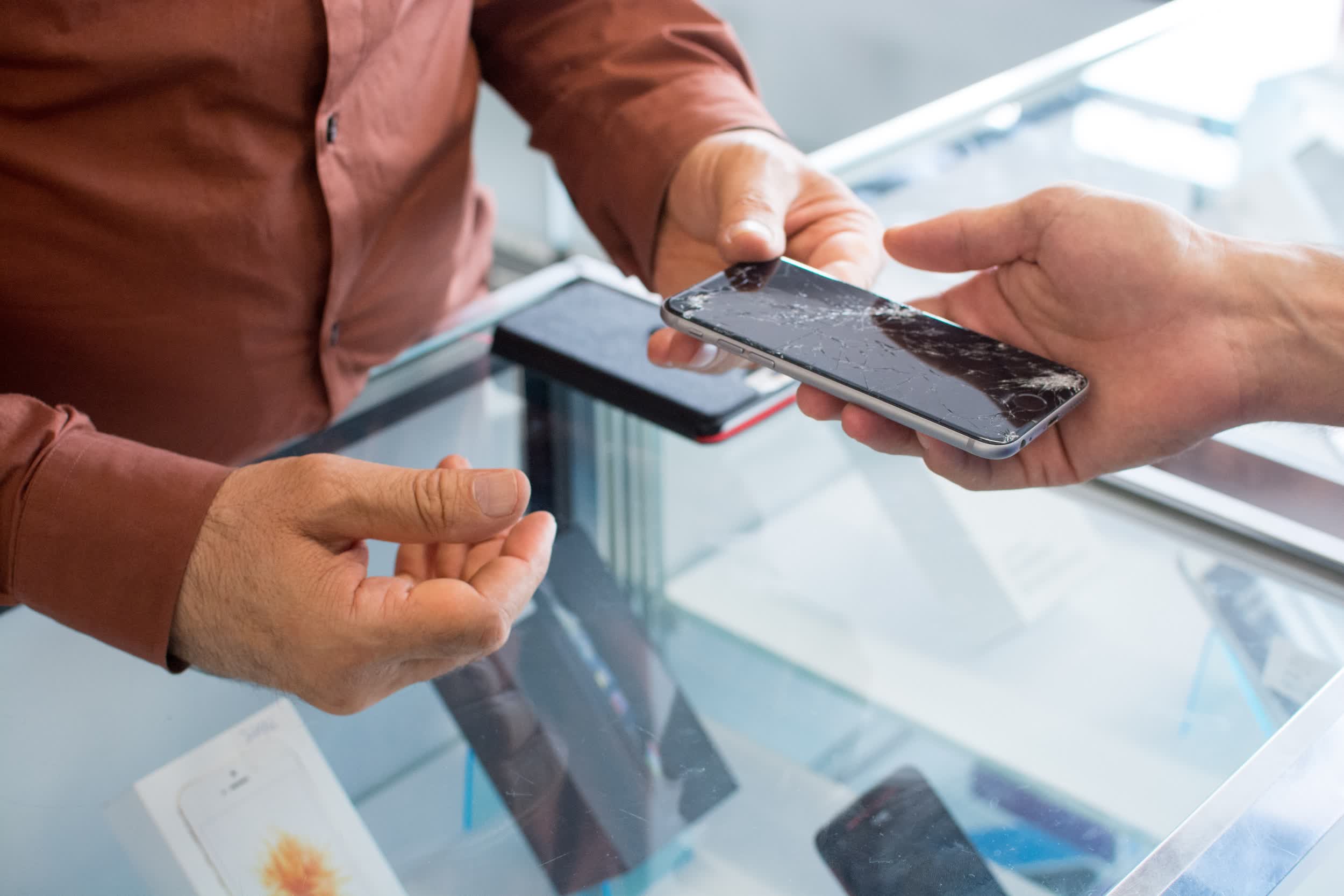 Les magasins T-Mobile offriront des réparations de smartphones le jour même à partir du 1er novembre 2 Les magasins T Mobile offriront des reparations de smartphones le jour