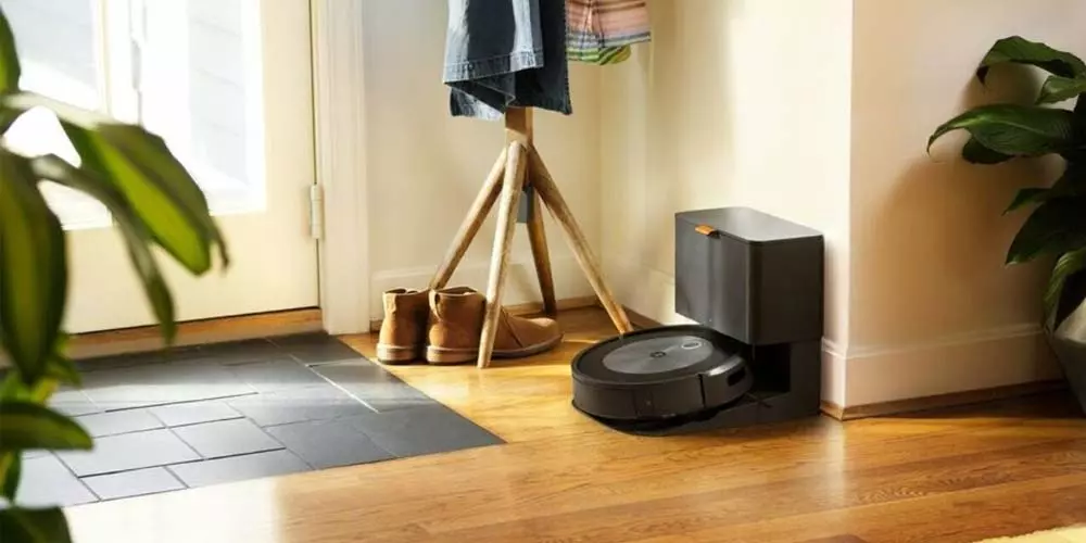Nouveau Roomba j7+, l'aspirateur le plus intelligent qui évite tout 4 Roomba j7 + aspirateur avec son socle