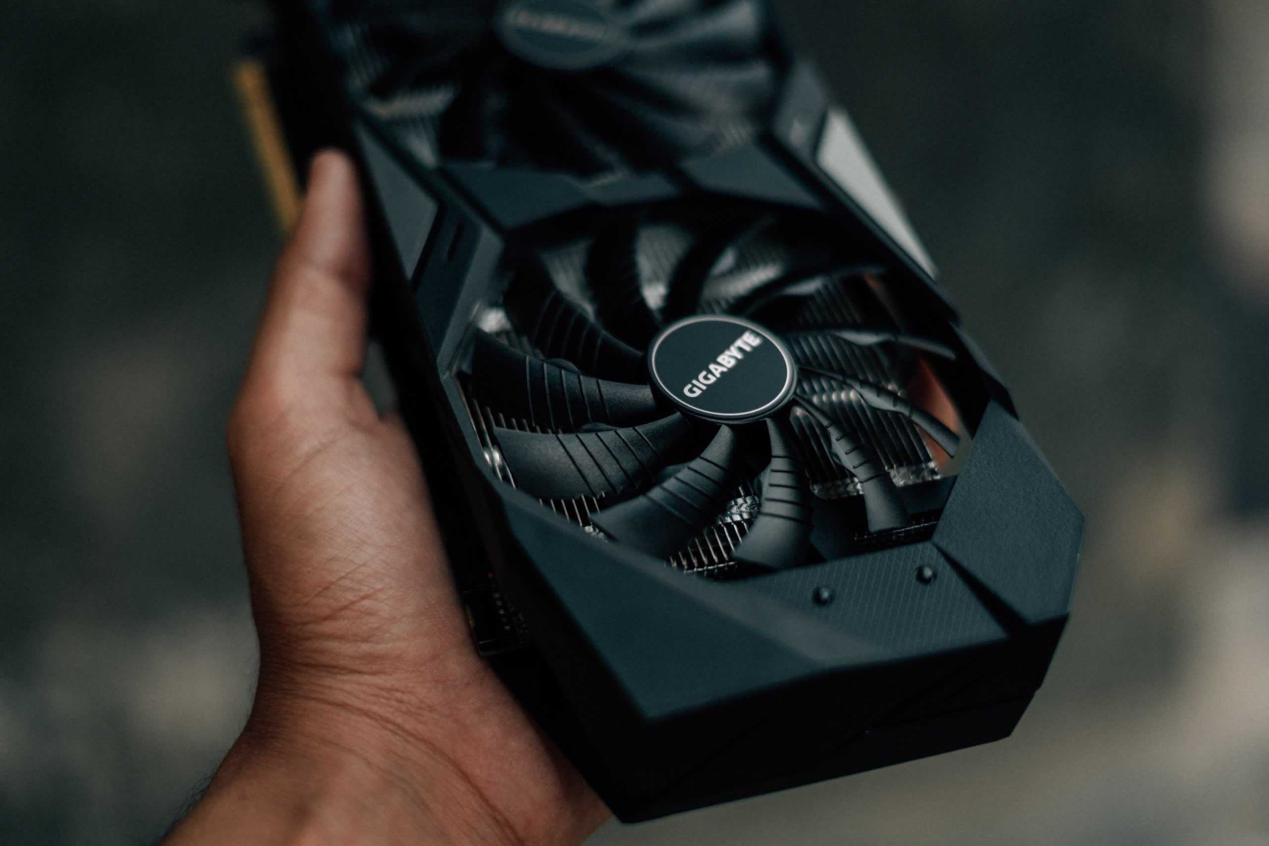 Après Avoir Attendu Un An Son Gpu, Cet Homme A