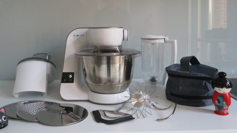 Petites cuisines : Ces appareils électriques doivent être installés 4 Robot de cuisine Bosch MUM 5 Scale