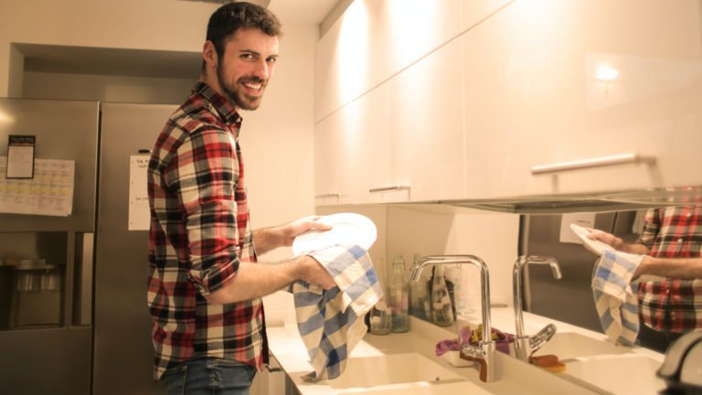 Paradoxe du lave-vaisselle : les assiettes prélavées peuvent rester sales 5 1634567945 294 Paradoxe du lave vaisselle les assiettes prelavees peuvent rester sales
