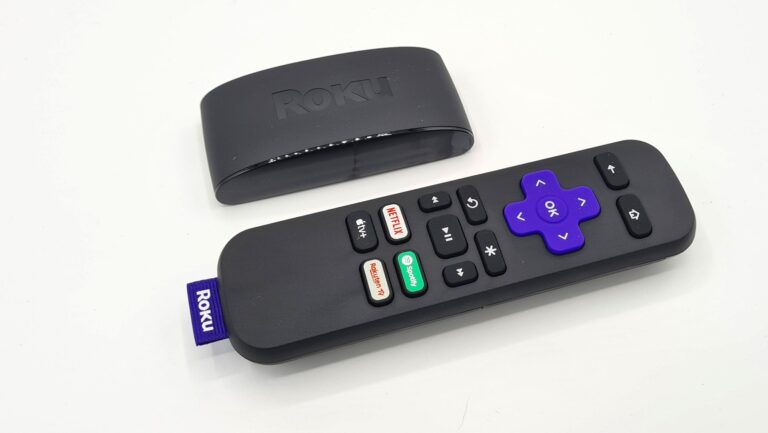 Bâtons de streaming pas chers avec 4K : Les bons joueurs à partir de 40 euros 4 Le Roku Express 4K manque de standards actuels. (Photo : Netcost)