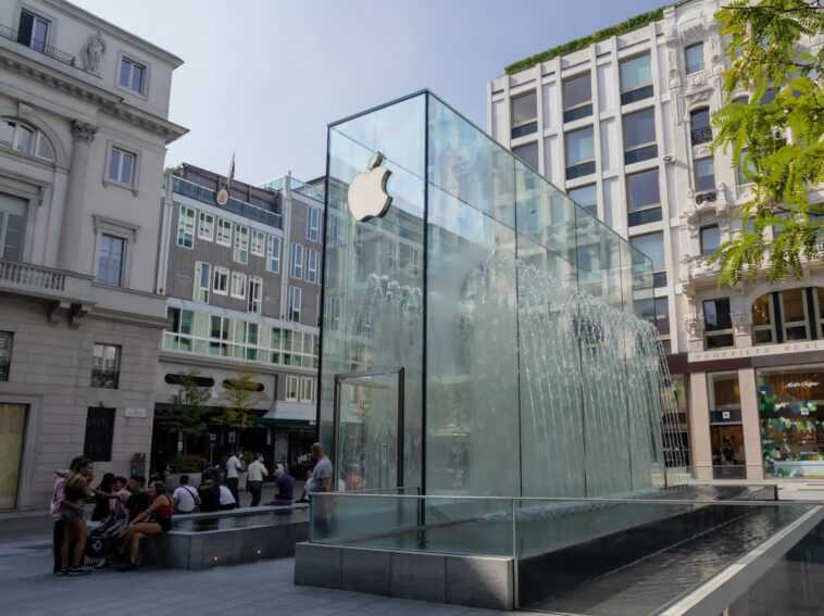 Apple demande au tribunal de suspendre sa décision lui demandant d'autoriser les liens vers des systèmes de paiement externes d'ici décembre 1 Apple Demande Au Tribunal De Suspendre Sa Décision Lui Demandant