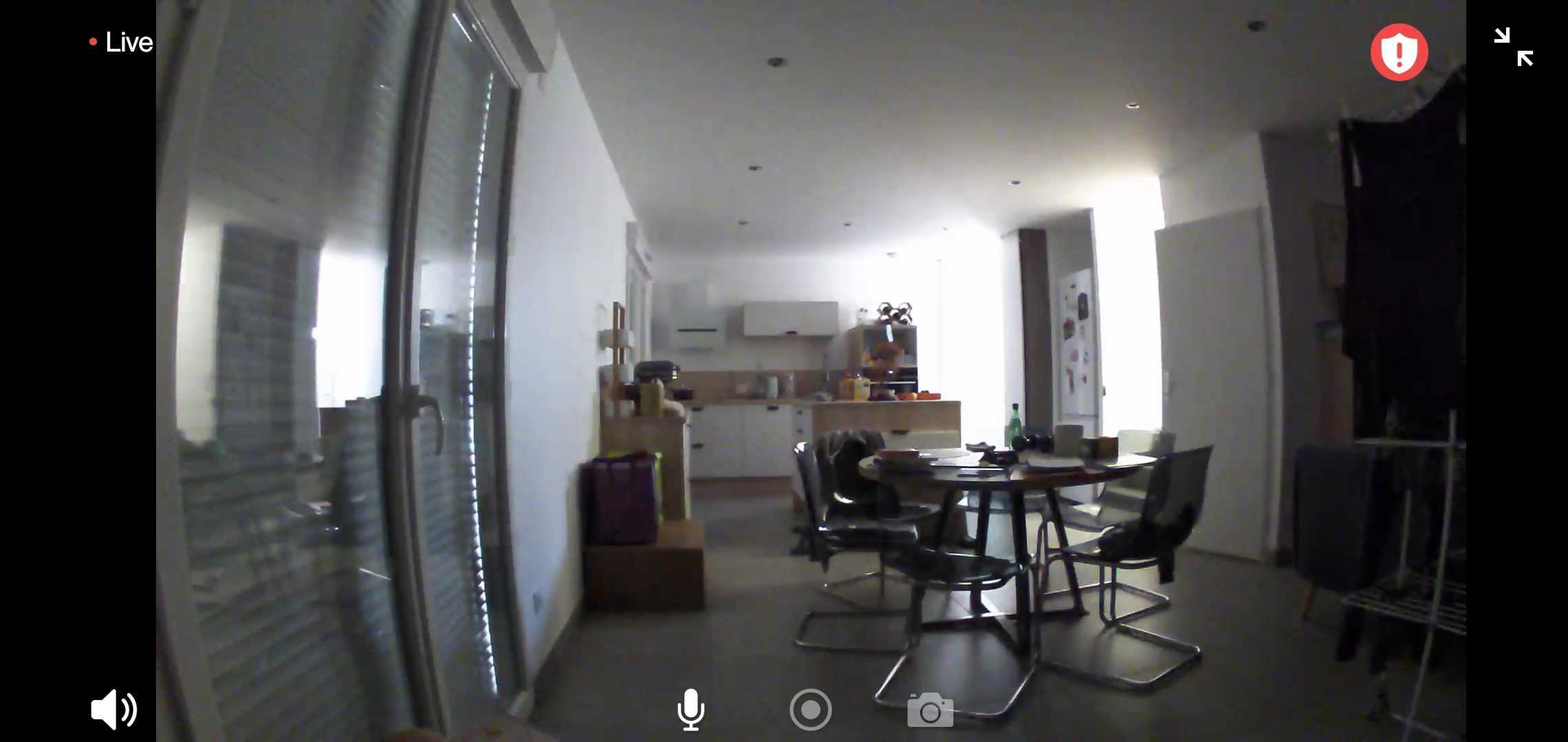 Arlo TEST du kit de sécurité/surveillance (Caméra Ultra 2, Indoor et Sonnette) 19 Arlo Essential Indoor Camera Application Views Day 2