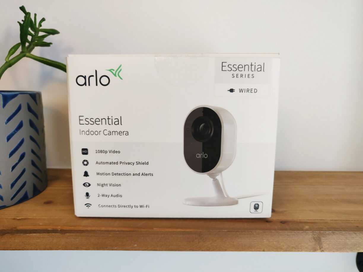 Arlo TEST du kit de sécurité/surveillance (Caméra Ultra 2, Indoor et Sonnette) 2 Arlo Essential Indoor Camera Box Boite