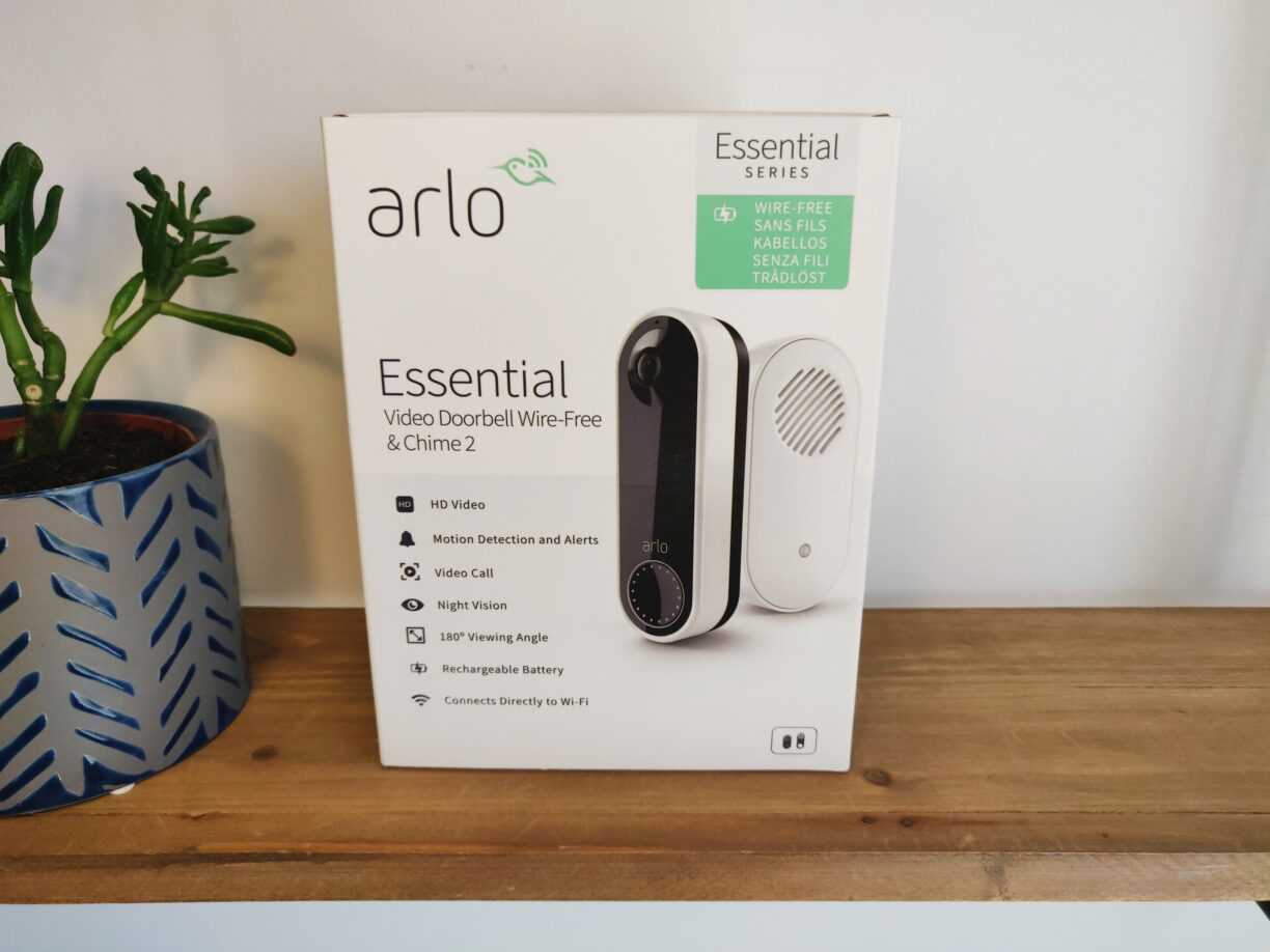 Arlo TEST du kit de sécurité/surveillance (Caméra Ultra 2, Indoor et Sonnette) 23 Arlo Essential Videl Doobell Wire Free Boite Packaging
